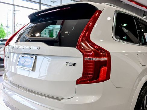 Used 2020 Volvo XC90 T5 Momentum w/ Protection Package Premier AWD/4WD image 11