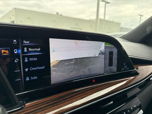 Used 2023 Cadillac Escalade Premium Luxury AWD/4WD image 21