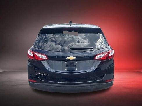 Used 2021 Chevrolet Equinox LS w/ LS Convenience Package FWD image 4