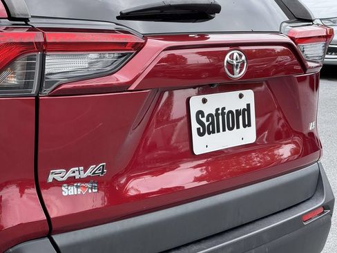 Used 2022 Toyota RAV4 LE FWD image 10