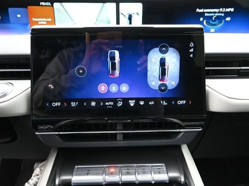 New 2025 Lincoln Nautilus Reserve AWD/4WD image 17