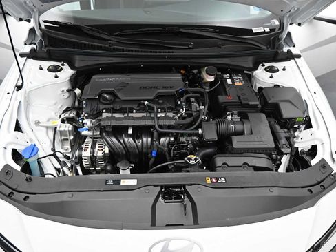 New 2026 Hyundai Elantra SE FWD image 23