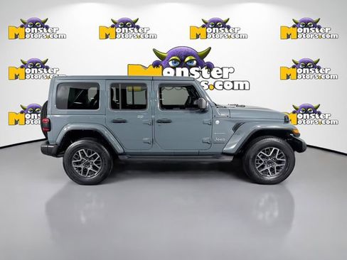 Used 2024 Jeep Wrangler Unlimited Sahara w/ Technology Group AWD/4WD image 4