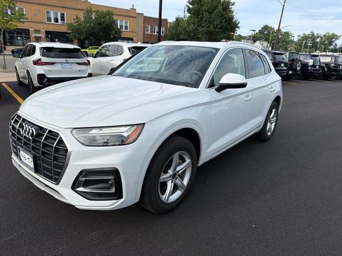 Used 2023 Audi Q5 2.0T Premium w/ Convenience Package AWD/4WD image 2