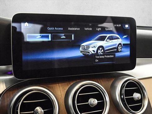 Used 2022 Mercedes-Benz GLC 300 4MATIC image 16