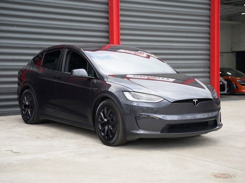 Used 2024 Tesla Model X image 5