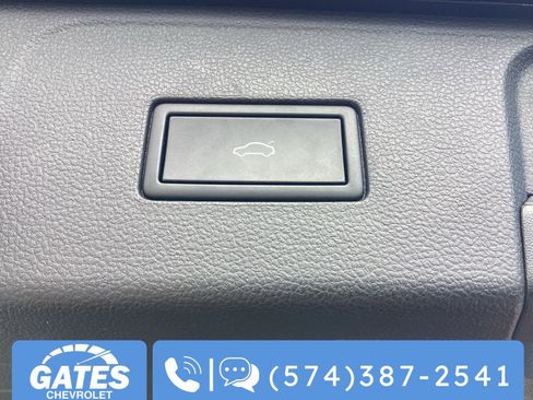 Used 2024 Volkswagen Atlas SE image 12