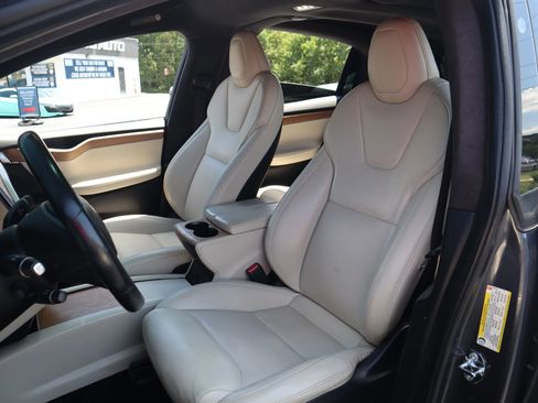 Used 2021 Tesla Model X Performance AWD/4WD image 2