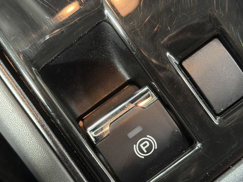 Certified 2025 Subaru Crosstrek 2.5i Limited w/ Crosstrek Mirror Package image 30