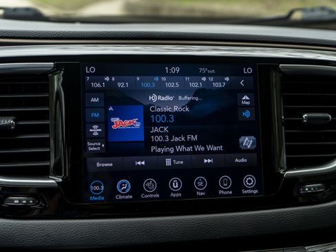 Used 2019 Chrysler Pacifica Touring-L Plus w/ Advanced Safetytec Group image 29