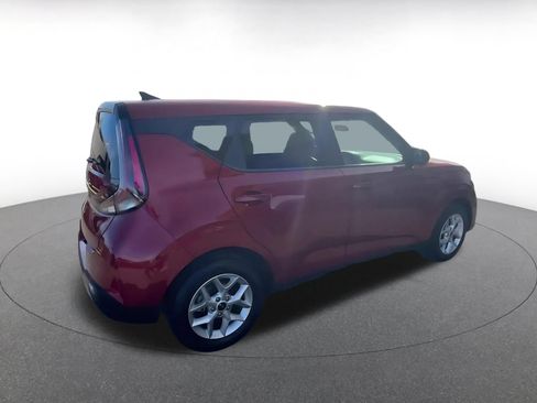 Used 2025 Kia Soul LX w/ LX Technology Package FWD image 14