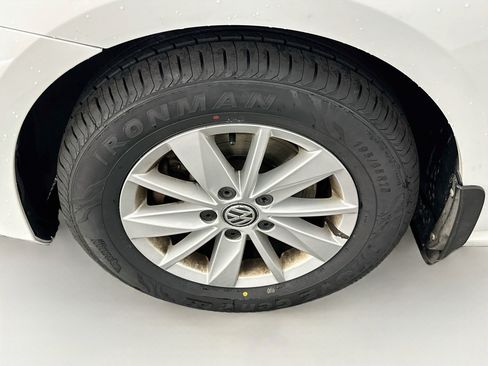 Used 2016 Volkswagen Golf S FWD image 11