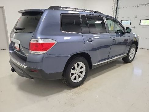 Used 2012 Toyota Highlander SE w/ Tow Pkg AWD/4WD image 9