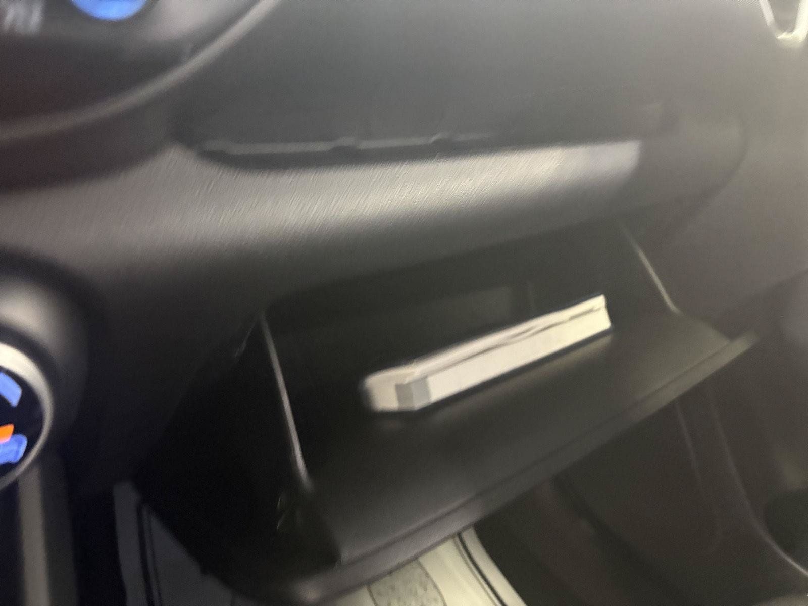 Used 2025 Hyundai Venue SEL FWD image 24