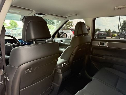 Used 2025 Hyundai Santa Fe SEL FWD image 30