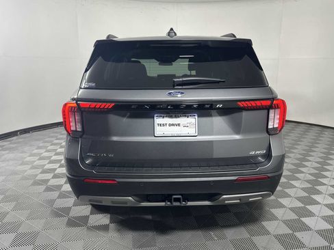 Used 2025 Ford Explorer Active w/ Active Comfort Package AWD/4WD image 6