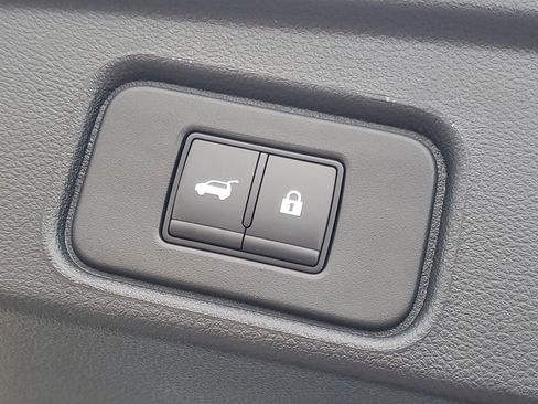 New 2025 Nissan Pathfinder SL image 8