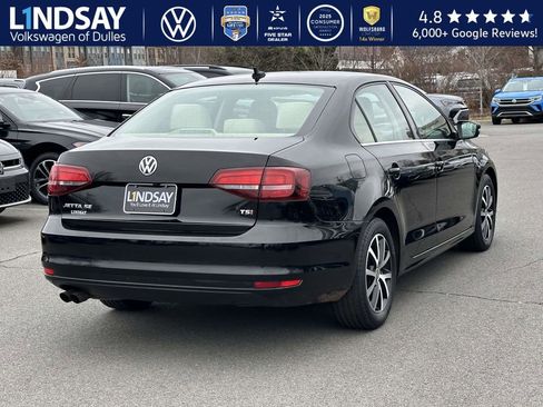 Used 2017 Volkswagen Jetta SE image 6