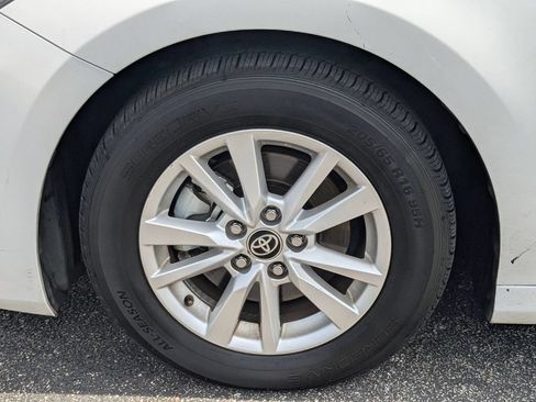 Used 2025 Toyota Camry LE FWD image 31