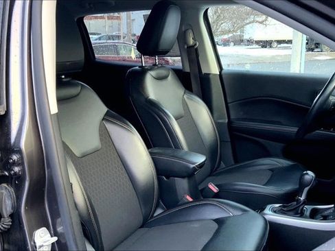 Used 2020 Jeep Compass Latitude w/ Cold Weather Group image 6