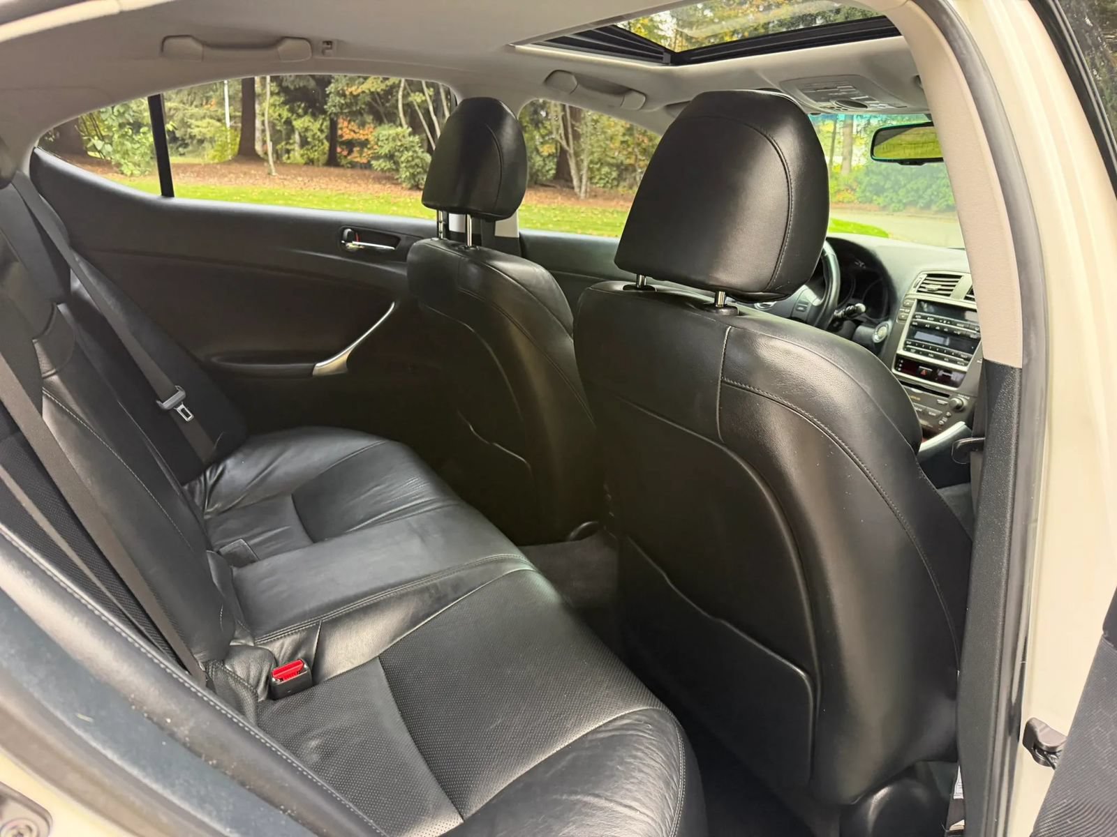 Used 2007 Lexus IS 250 w/ Premium Pkg RWD image 7