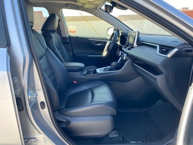 Certified 2019 Toyota RAV4 Limited w/ Advanced Technology Package AWD/4WD image 19