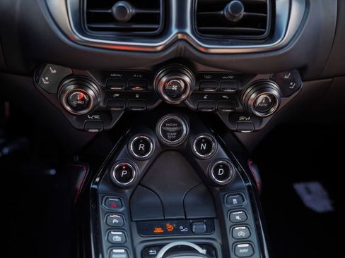 Used 2020 Aston Martin V8 Vantage Coupe image 28