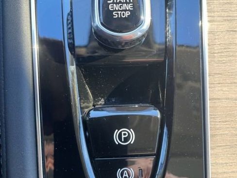 Used 2026 Volvo XC90 B6 Plus w/ Protection Package Premier image 27