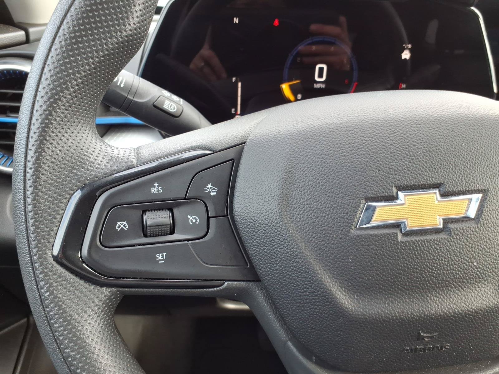 Used 2025 Chevrolet Trax LT FWD image 16