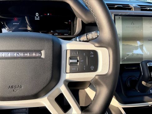 New 2026 Land Rover Defender 130 X-Dynamic SE image 18