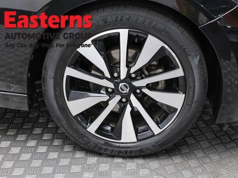 Used 2023 Nissan Sentra SV w/ SV Premium Package FWD image 31