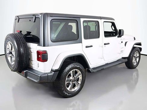 Used 2021 Jeep Wrangler Unlimited Sahara w/ Uconnect 4C Nav & Sound Group AWD/4WD image 9