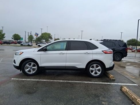 Used 2021 Ford Edge SE FWD image 1