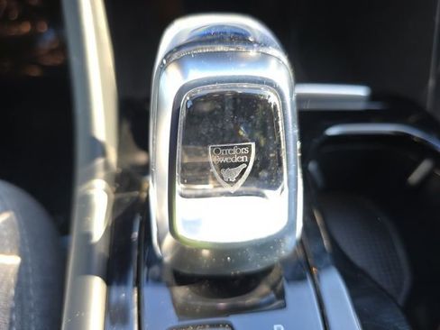 Certified 2023 Volvo XC40 Recharge Ultimate w/ Protection Package Premier image 38