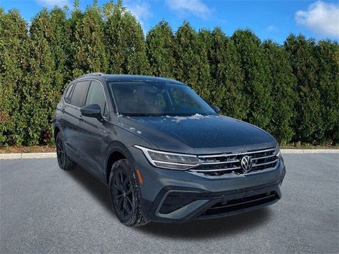 Used 2024 Volkswagen Tiguan SE image 4