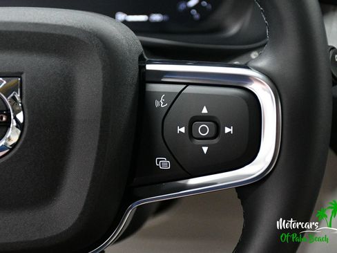 Used 2025 Volvo XC40 B5 Ultra w/ Protection Package Premier AWD/4WD image 39