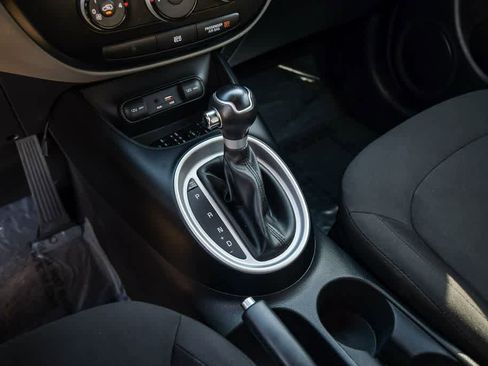 Used 2016 Kia Soul image 19