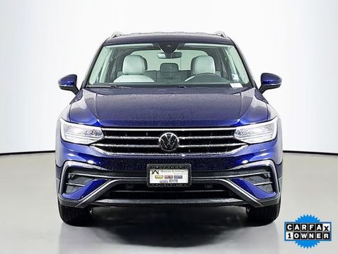 Used 2022 Volkswagen Tiguan SE image 2