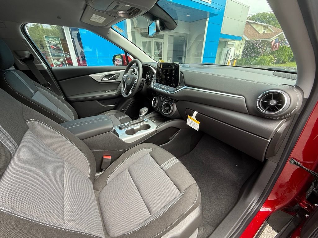 New 2026 Chevrolet Blazer LT w/ Convenience Package AWD/4WD image 39