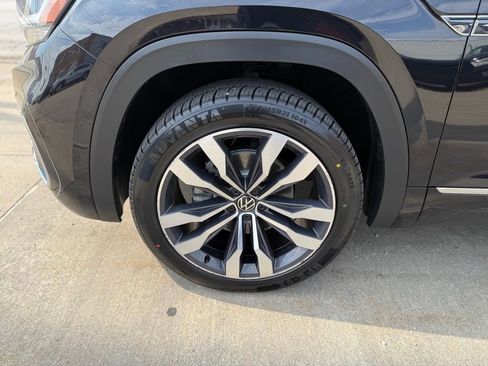 Used 2021 Volkswagen Atlas SEL Premium image 12