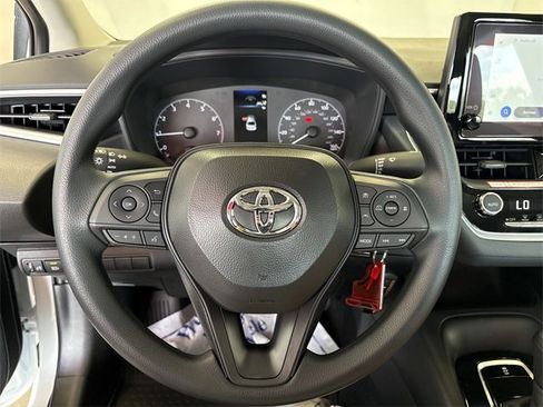 Used 2025 Toyota Corolla LE image 17
