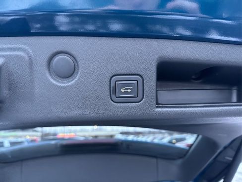 Used 2020 Chevrolet Equinox LT image 24