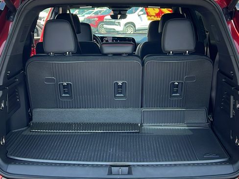 Certified 2024 Chevrolet Traverse RS w/ LPO, Floor Liner Package AWD/4WD image 11