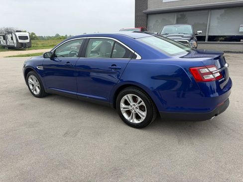 Used 2015 Ford Taurus SEL FWD image 4