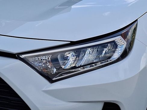 Used 2020 Toyota RAV4 XLE w/ Convenience Package AWD/4WD image 9