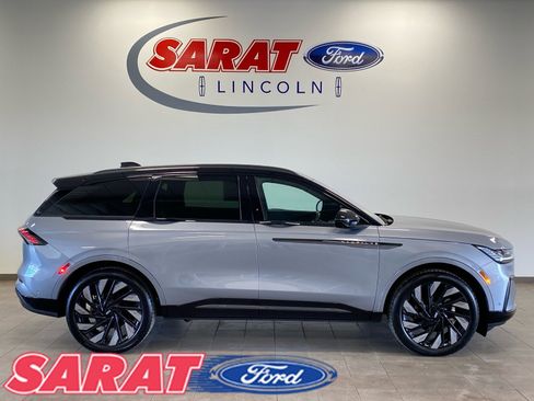Used 2024 Lincoln Nautilus Reserve w/ Jet Appearance Package (87T) AWD/4WD image 1