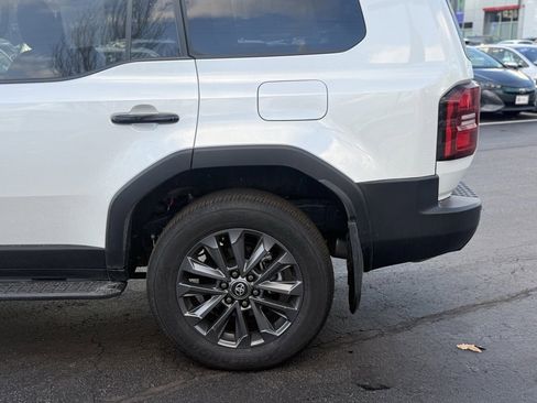 Certified 2025 Toyota Land Cruiser Base image 4