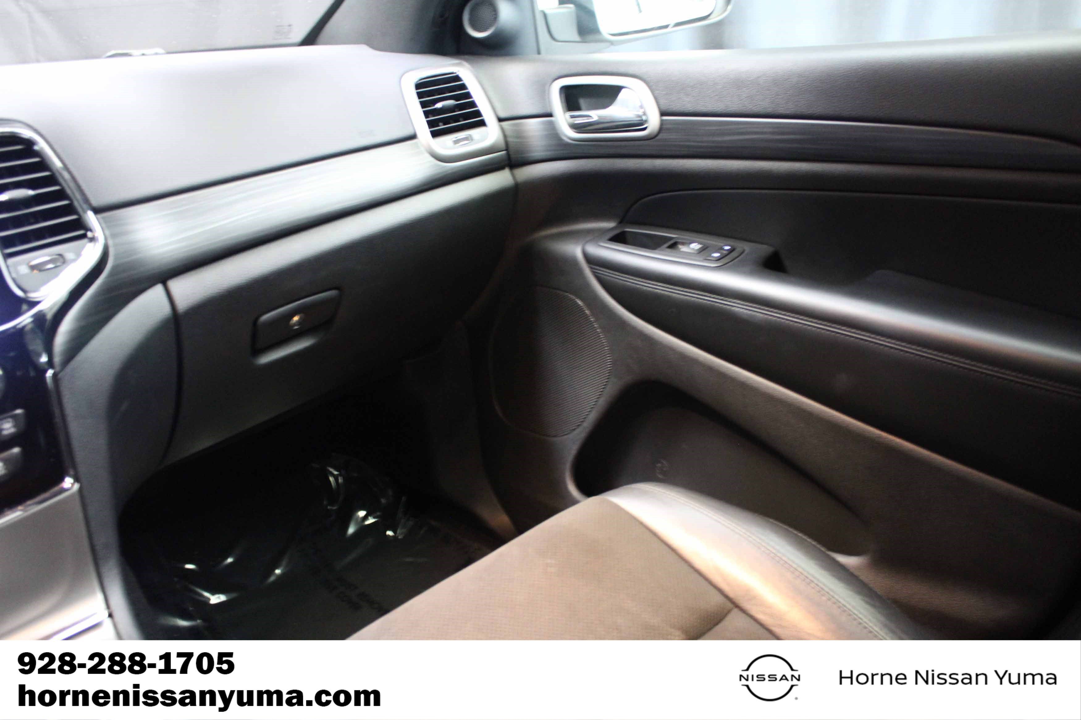 Used 2020 Jeep Grand Cherokee Altitude RWD image 9
