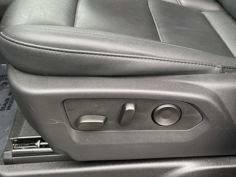 Used 2025 Chevrolet Tahoe LT AWD/4WD image 21