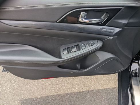 Used 2023 Nissan Maxima Platinum w/ Sport Mat Group FWD image 9